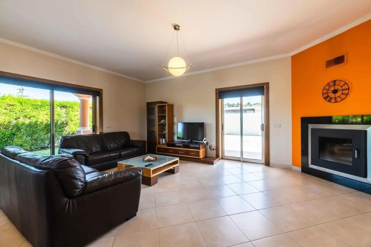Villa Hugo - Bright Modern Walk To Restaurants Albufeira Holiday home