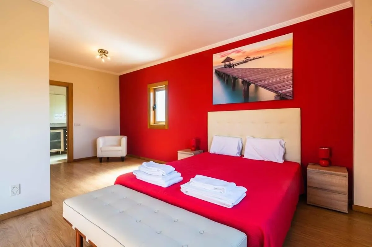 Villa Hugo - Bright Modern Walk To Restaurants Albufeira Holiday home