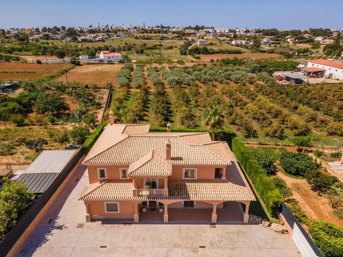 Villa Hugo - Bright Modern Walk To Restaurants Albufeira Holiday home