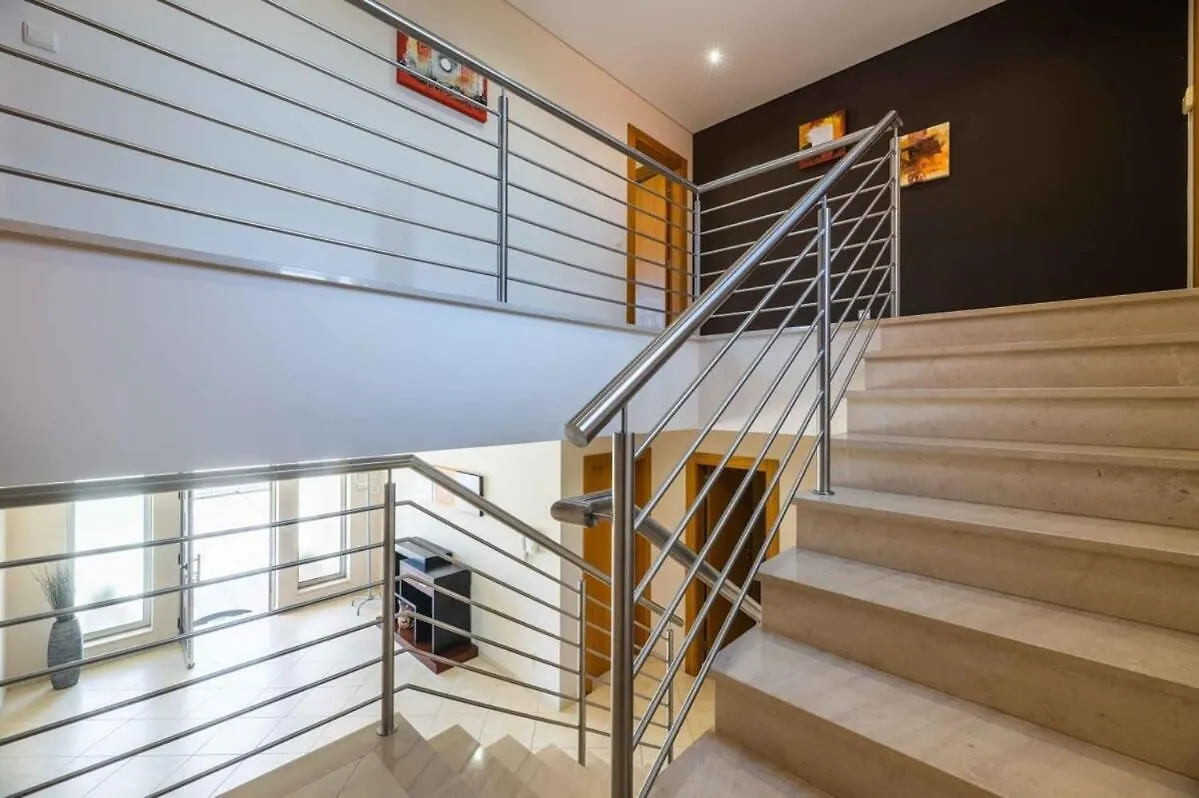 Villa Hugo - Bright Modern Walk To Restaurants Albufeira Holiday home