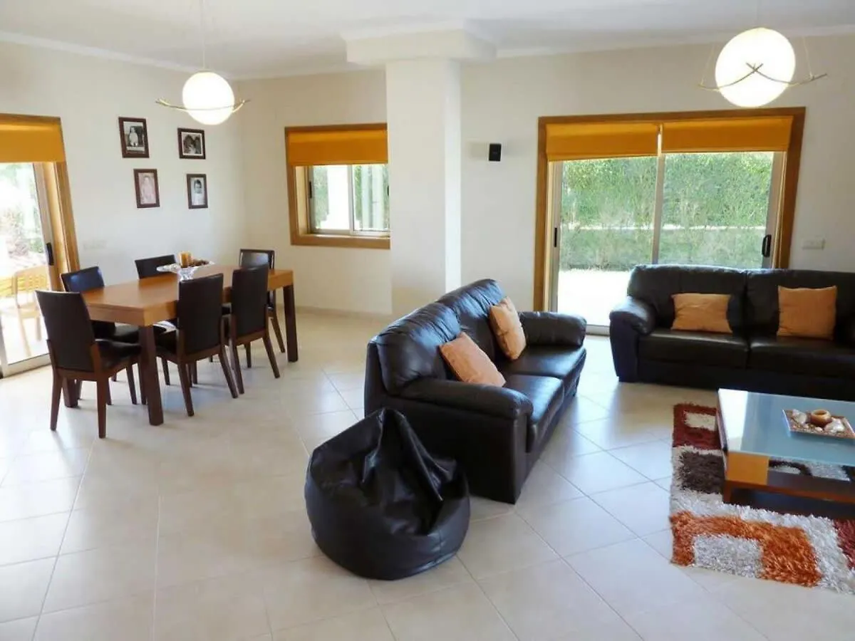 Villa Hugo - Bright Modern Walk To Restaurants Albufeira 0*,