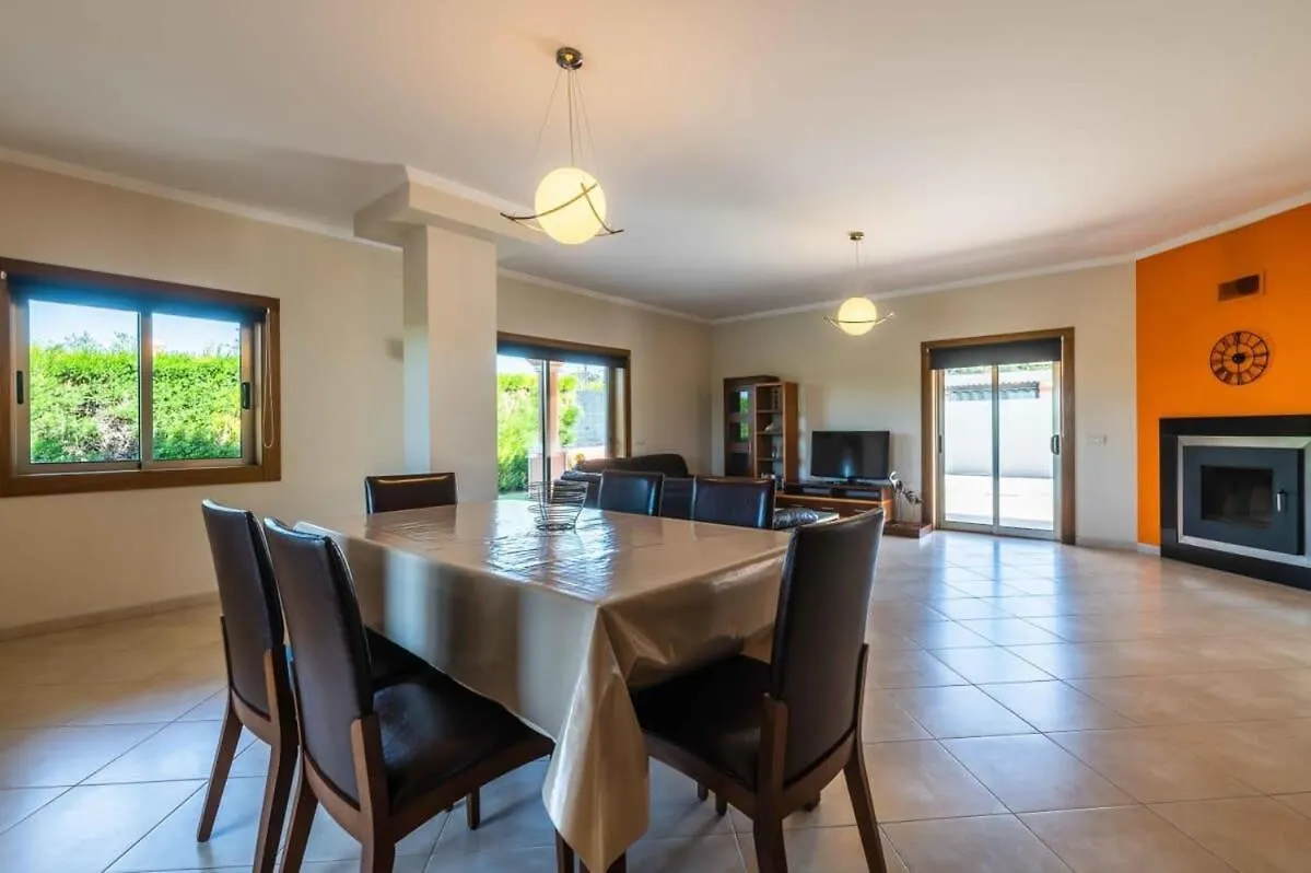 Villa Hugo - Bright Modern Walk To Restaurants Albufeira