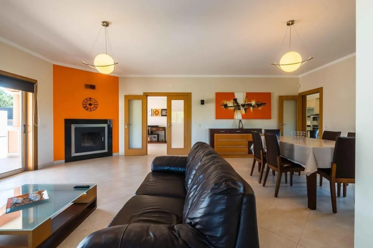 Semesterbostad Villa Hugo - Bright Modern Walk To Restaurants Albufeira