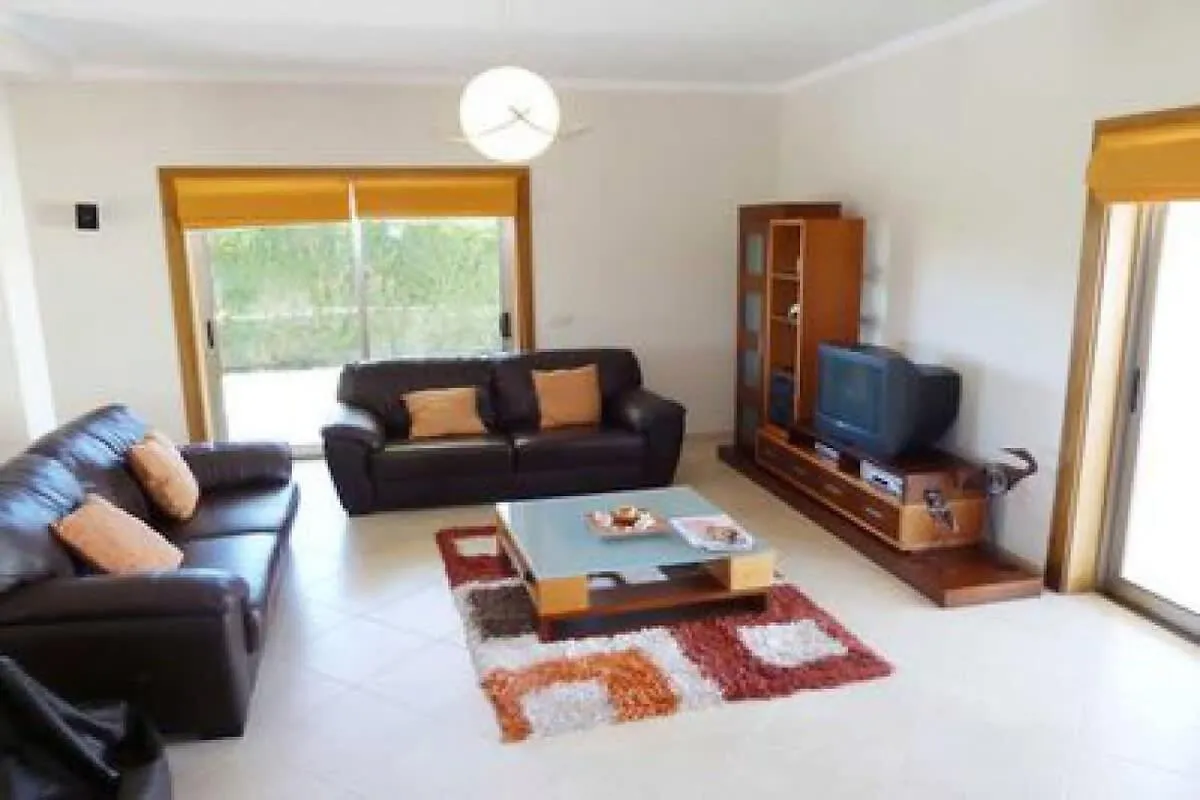 Villa Hugo - Bright Modern Walk To Restaurants Albufeira 0*,  Portugal