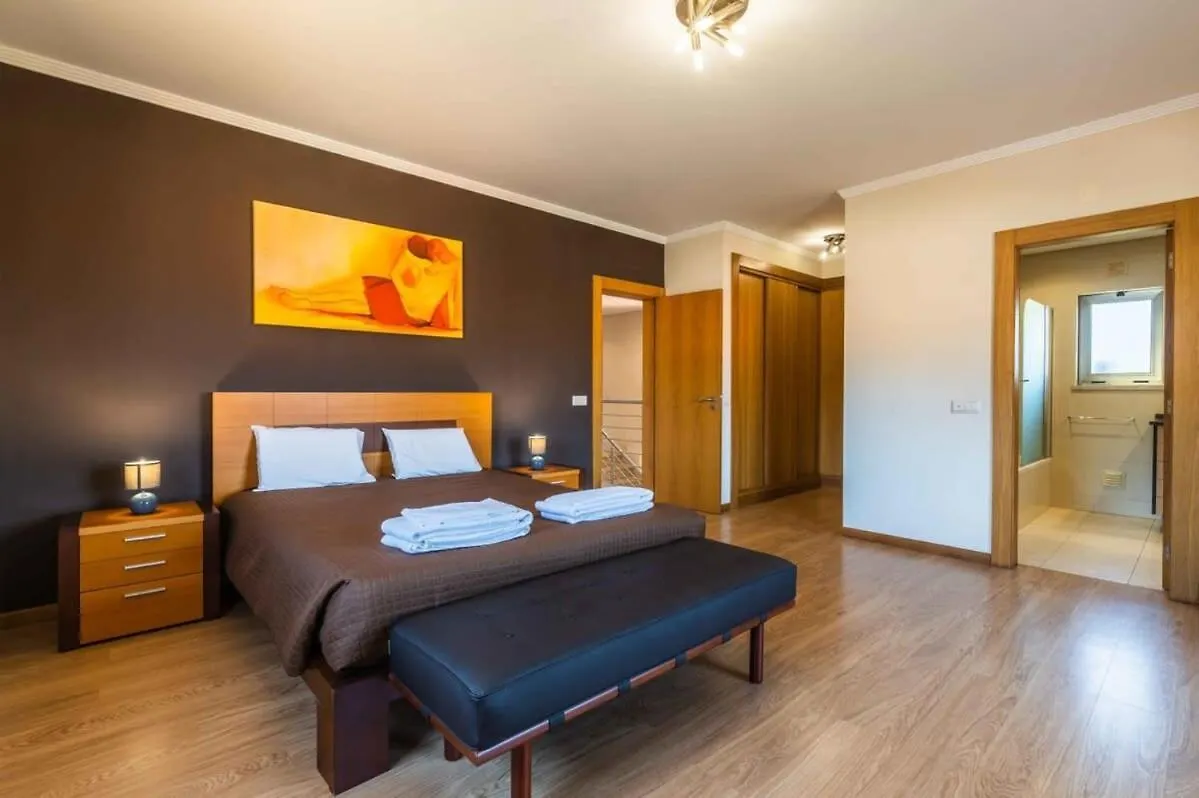 Villa Hugo - Bright Modern Walk To Restaurants Albufeira 0*,